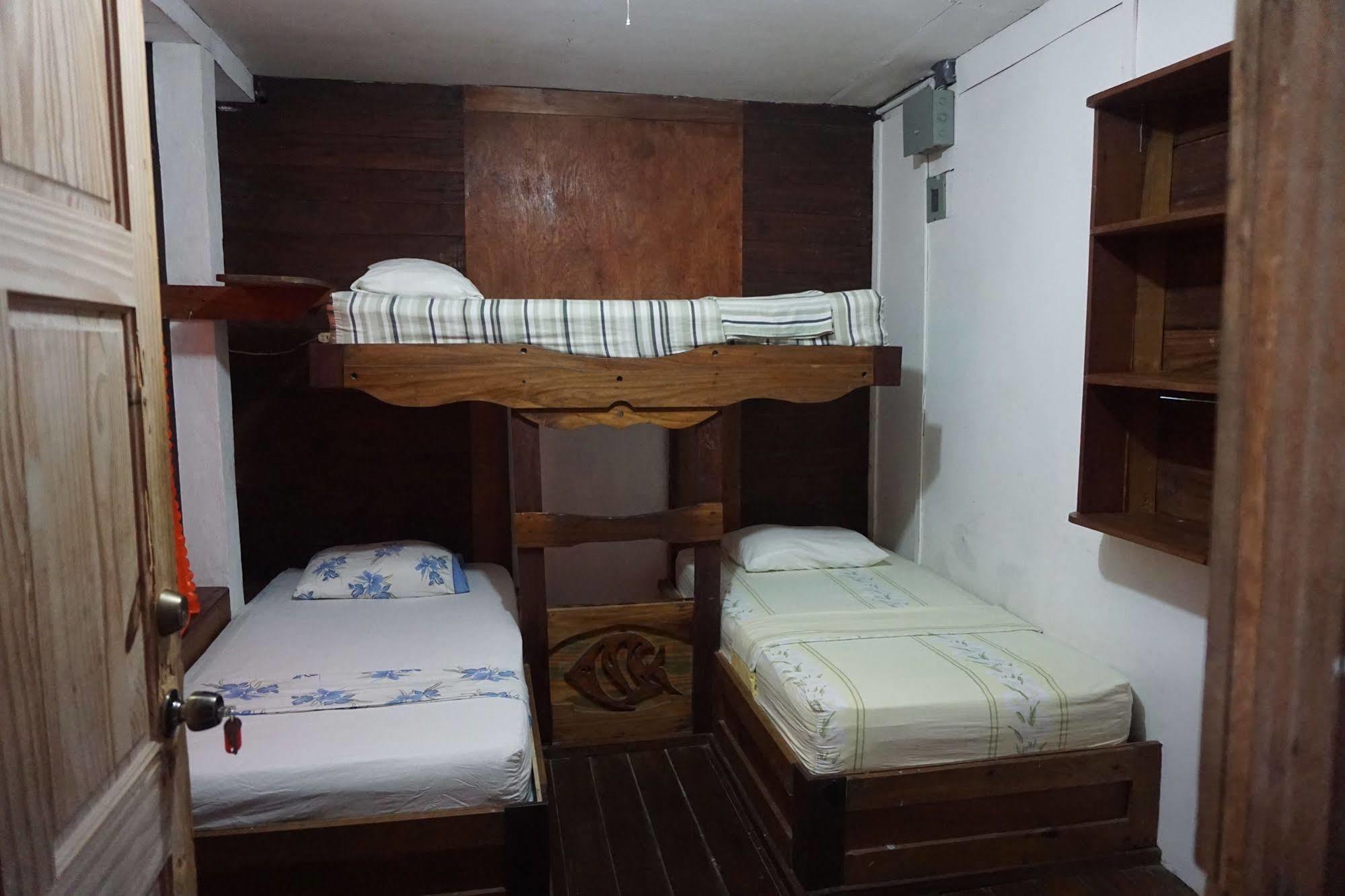 Spanish By The Sea - Bocas Bocas Town Ngoại thất bức ảnh